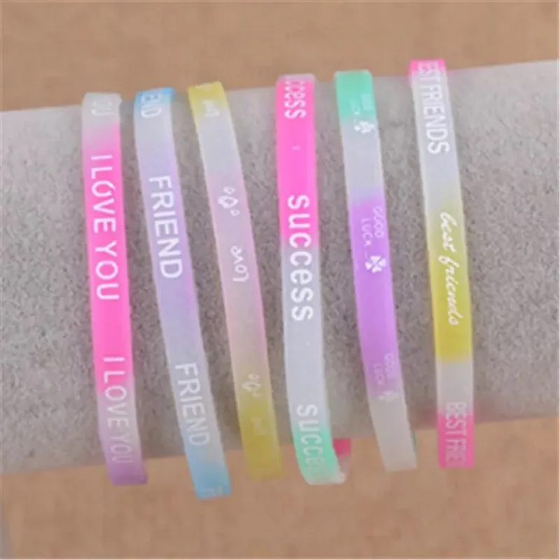 Печатные буквы, светящиеся силиконовые спортивные браслеты для женщин, резиновые браслеты для фитнеса, ювелирные изделия для браслетов